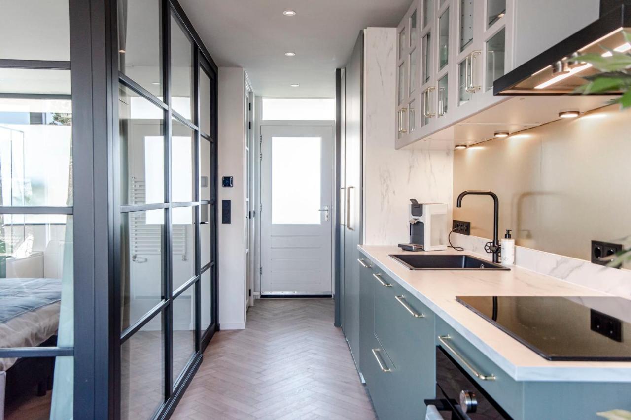 Apartment Shell 61 *